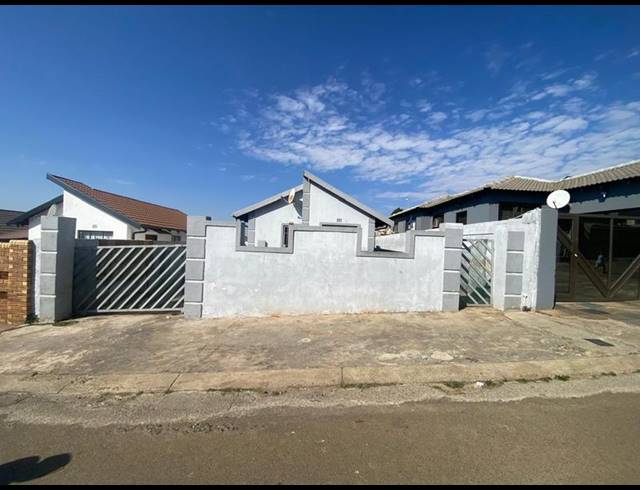 2 BEDROOM HOUSE FOR SALE IN NATURENA EXT 19